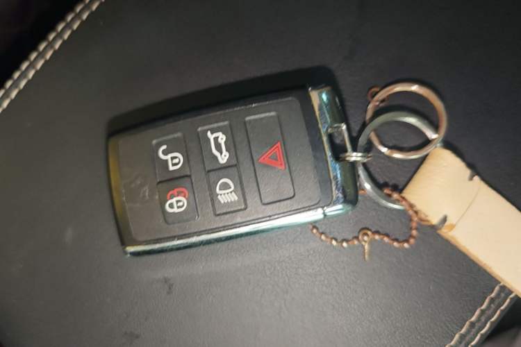 Used Jaguar E-PACE 2024 Youth Sports Edition R-DYNAMIC Vehicle Key