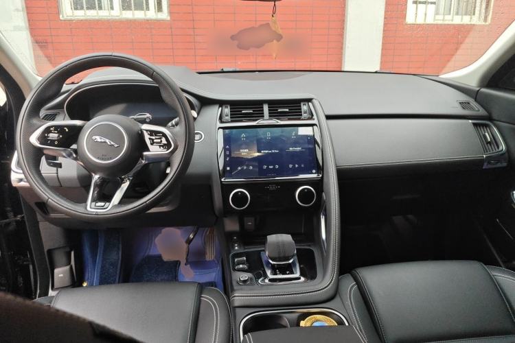 Used Jaguar E-PACE 2024 YAO Black Sport Edition R-DYNAMIC SE BLACK Center Console