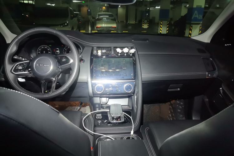 Used Jaguar E-PACE 2024 YAO Black Sport Edition R-DYNAMIC SE BLACK Center Console