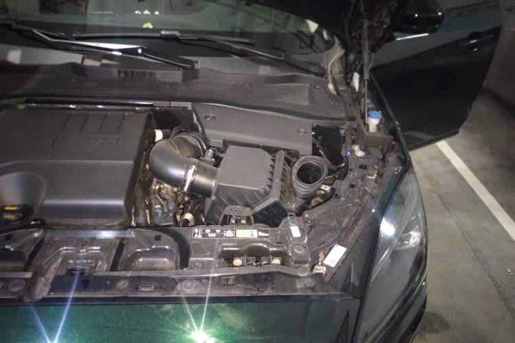 Used Jaguar E-PACE 2024 YAO Black Sport Edition R-DYNAMIC SE BLACK Engine Bay Left