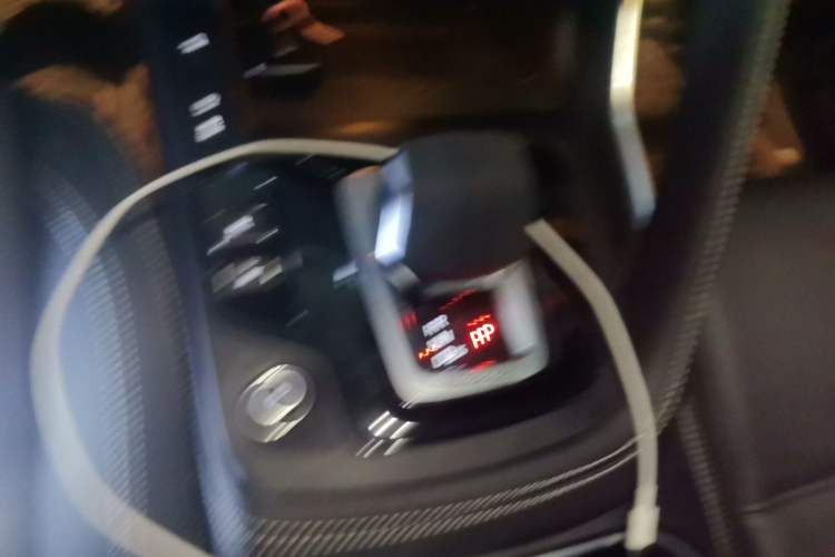 Used Jaguar E-PACE 2024 YAO Black Sport Edition R-DYNAMIC SE BLACK Gear Lever