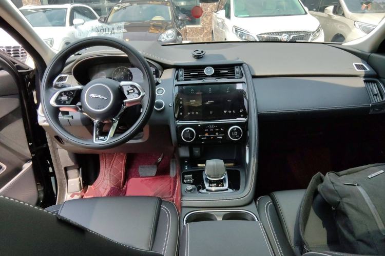 Used Jaguar E-PACE 2024 YAO Black Sport Edition R-DYNAMIC SE BLACK Interior 2