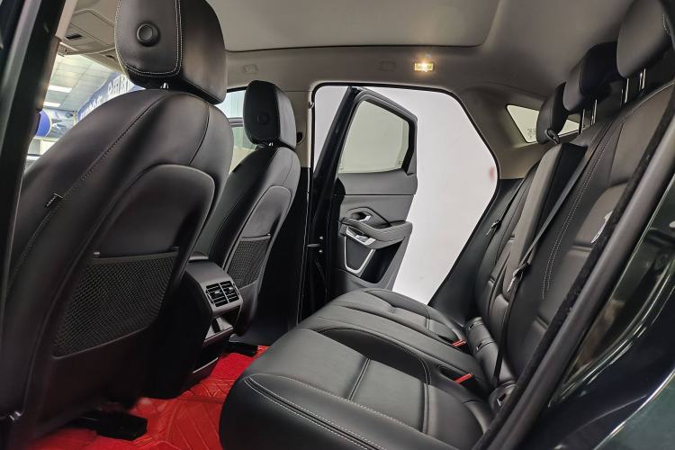 Used Jaguar E-PACE 2024 YAO Black Sport Edition R-DYNAMIC SE BLACK Interior 6