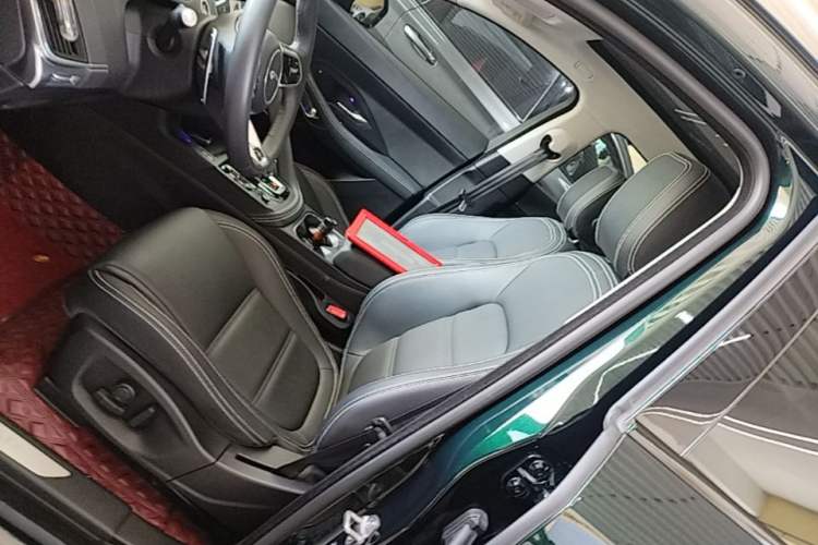 Used Jaguar E-PACE 2024 YAO Black Sport Edition R-DYNAMIC SE BLACK Left Front Seat