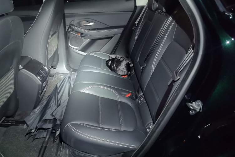 Used Jaguar E-PACE 2024 YAO Black Sport Edition R-DYNAMIC SE BLACK Left Rear Seat