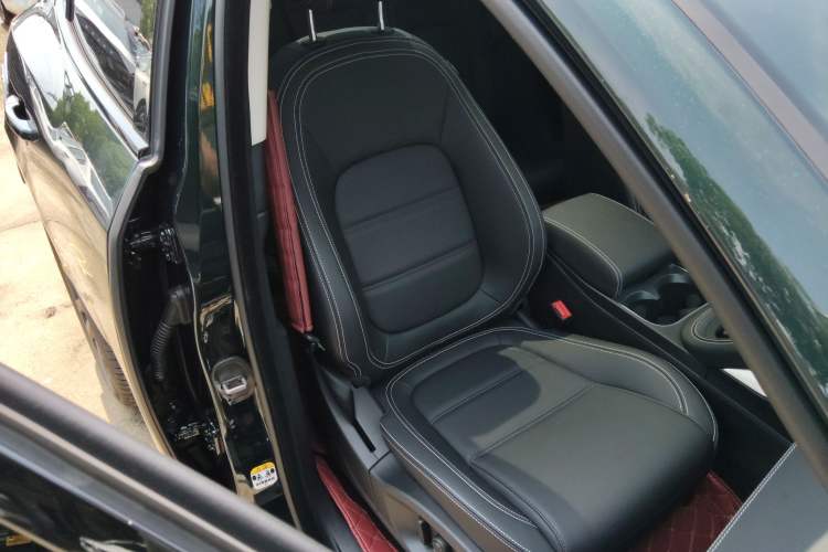 Used Jaguar E-PACE 2024 YAO Black Sport Edition R-DYNAMIC SE BLACK Right Front Seat