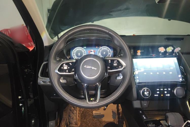 Used Jaguar E-PACE 2024 YAO Black Sport Edition R-DYNAMIC SE BLACK Steering Wheel