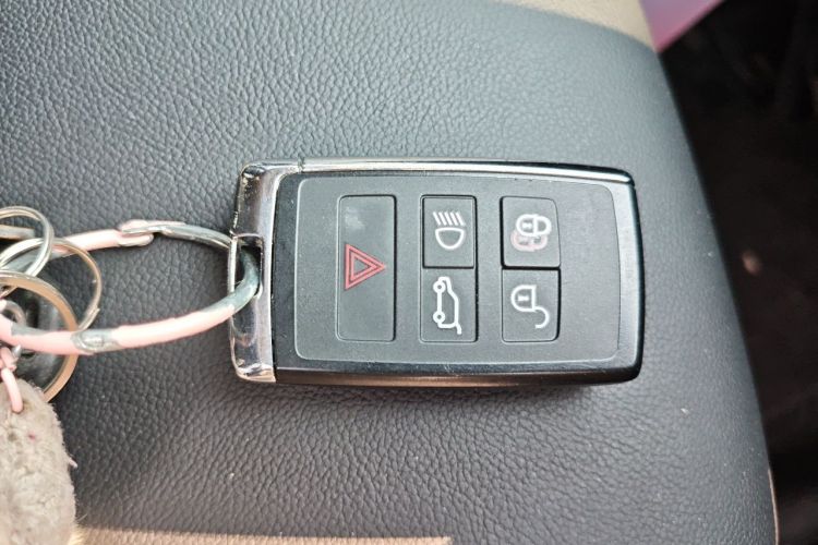 Used Jaguar E-PACE 2024 YAO Black Sport Edition R-DYNAMIC SE BLACK Vehicle Key