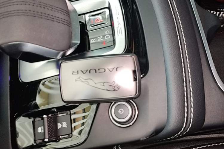 Used Jaguar E-PACE 2024 YAO Black Sport Edition R-DYNAMIC SE BLACK Vehicle Key