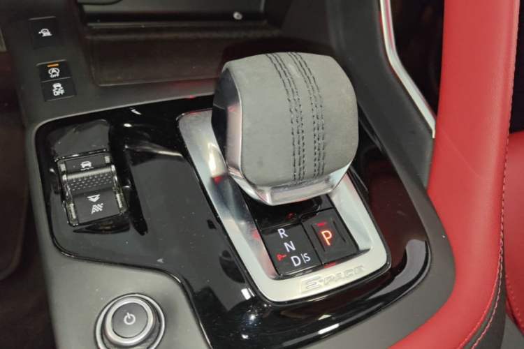 Used Jaguar E-PACE 2024 All-New R-DYNAMIC S Sport Edition Gear Lever