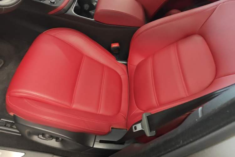 Used Jaguar E-PACE 2024 All-New R-DYNAMIC S Sport Edition Left Front Seat