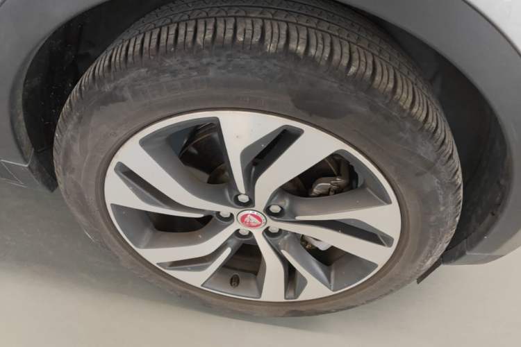 Used Jaguar E-PACE 2024 All-New R-DYNAMIC S Sport Edition Right Front Wheel Hub