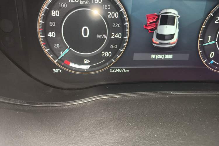 Used Jaguar E-PACE 2024 YAO Black Sport Edition R-DYNAMIC SE BLACK Odometer Close Up