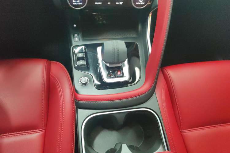 Used Jaguar E-PACE 2024 All-New R-DYNAMIC S Sport Edition Gear Lever
