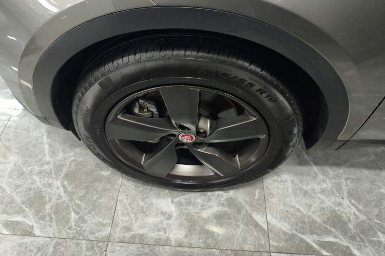 Used Jaguar E-PACE 2024 All-New R-DYNAMIC S Sport Edition Left Front Wheel Hub