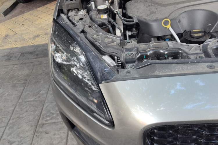Used Jaguar E-PACE 2024 YAO Black Sport Edition R-DYNAMIC SE BLACK Right Front Headlight