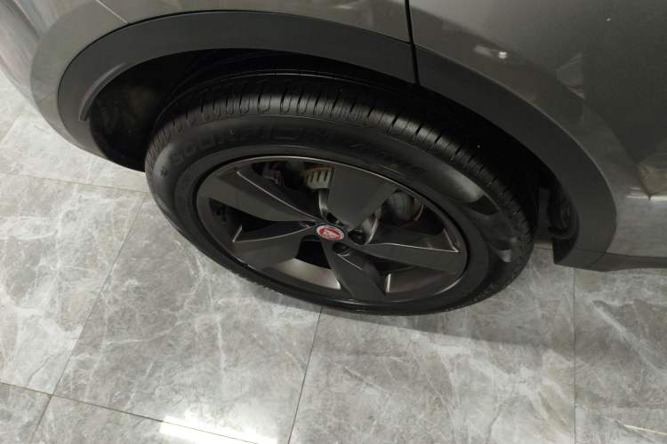 Used Jaguar E-PACE 2024 All-New R-DYNAMIC S Sport Edition Right Rear Wheel Hub