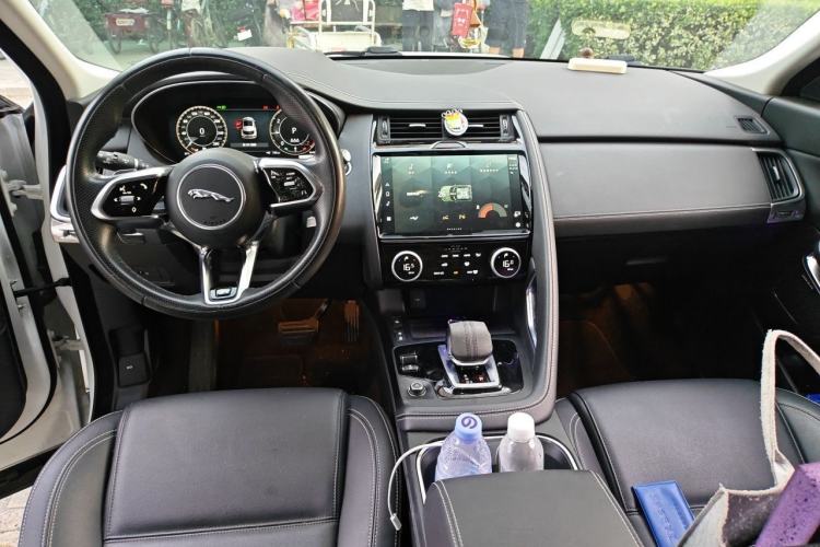 Used Jaguar E-PACE 2024 YAO Black Sport Edition R-DYNAMIC SE BLACK Center Console