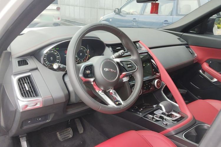 Used Jaguar E-PACE 2024 YAO Black Sport Edition R-DYNAMIC SE BLACK Center Console
