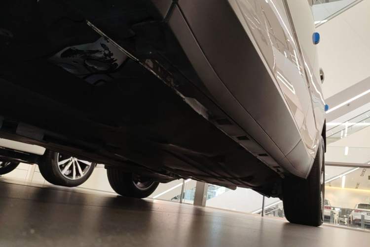 Used Jaguar E-PACE 2024 All-New R-DYNAMIC S Sport Edition Chassis Front Left