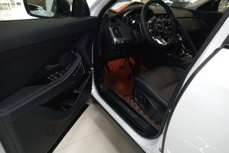 Used Jaguar E-PACE 2024 YAO Black Sport Edition R-DYNAMIC SE BLACK Driver Seat