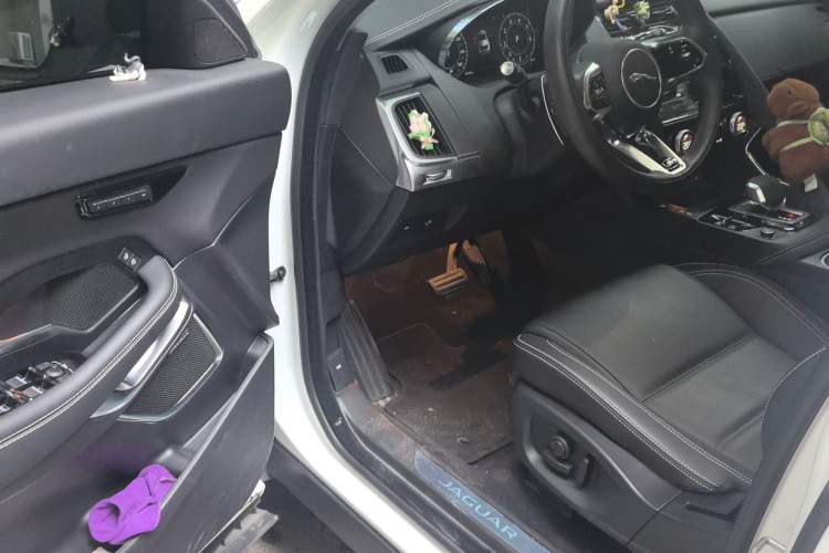 Used Jaguar E-PACE 2024 YAO Black Sport Edition R-DYNAMIC SE BLACK Driver Seat