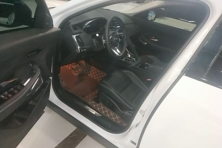 Used Jaguar E-PACE 2024 YAO Black Sport Edition R-DYNAMIC SE BLACK Driver Seat