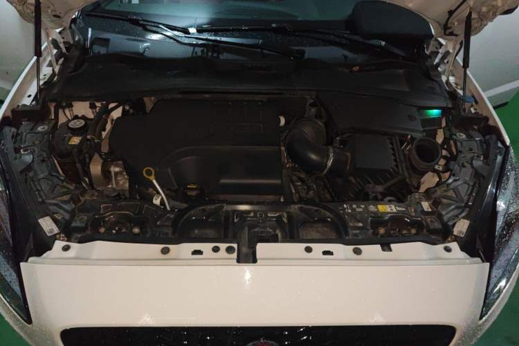 Used Jaguar E-PACE 2024 YAO Black Sport Edition R-DYNAMIC SE BLACK Engine Bay