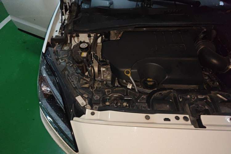 Used Jaguar E-PACE 2024 YAO Black Sport Edition R-DYNAMIC SE BLACK Engine Bay Right