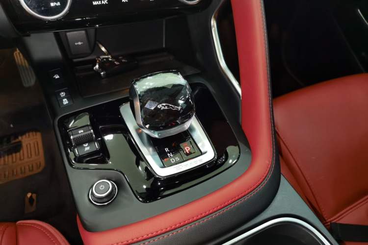 Used Jaguar E-PACE 2024 All-New R-DYNAMIC S Sport Edition Gear Lever