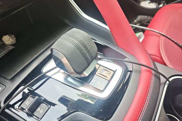Used Jaguar E-PACE 2024 All-New R-DYNAMIC S Sport Edition Gear Lever