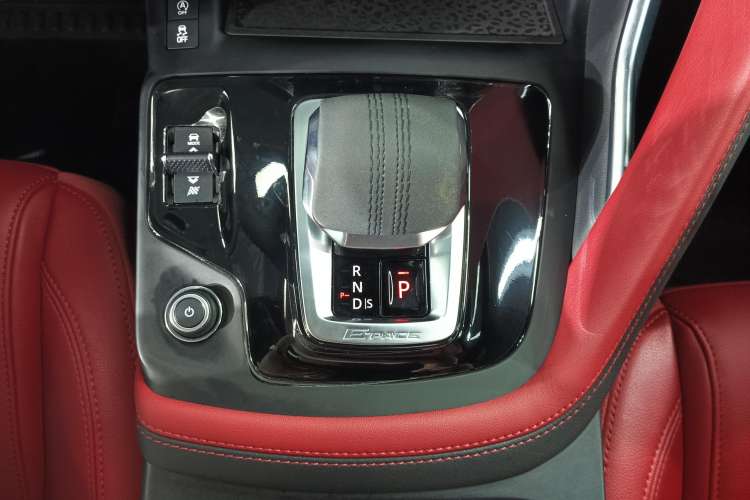 Used Jaguar E-PACE 2024 All-New R-DYNAMIC S Sport Edition Gear Lever