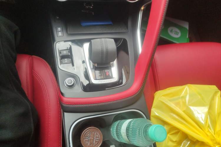 Used Jaguar E-PACE 2024 All-New R-DYNAMIC S Sport Edition Gear Lever