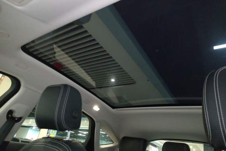 Used Jaguar E-PACE 2024 YAO Black Sport Edition R-DYNAMIC SE BLACK Headliner