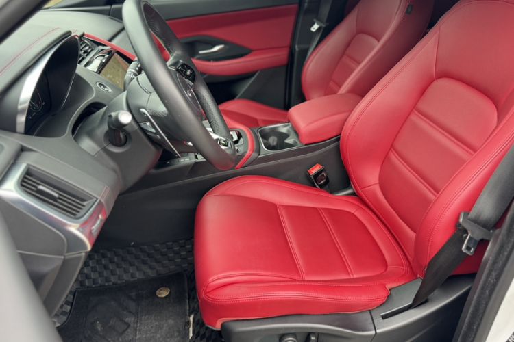 Used Jaguar E-PACE 2024 All-New R-DYNAMIC S Sport Edition Interior 4