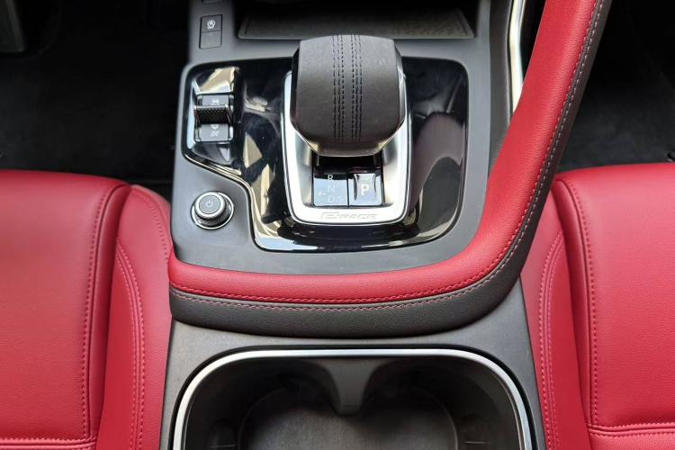Used Jaguar E-PACE 2024 All-New R-DYNAMIC S Sport Edition Interior 4