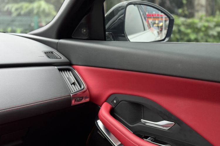 Used Jaguar E-PACE 2024 All-New R-DYNAMIC S Sport Edition Interior 8