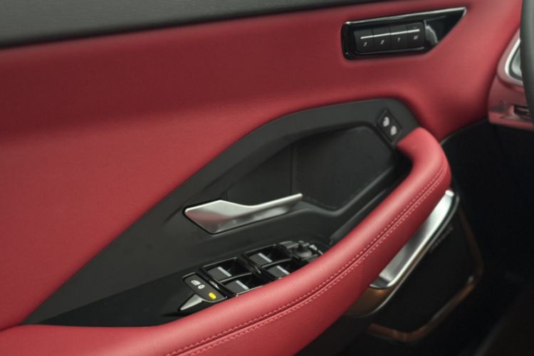 Used Jaguar E-PACE 2024 All-New R-DYNAMIC S Sport Edition Interior 9