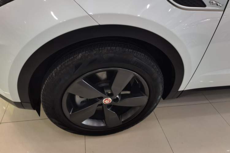 Used Jaguar E-PACE 2024 All-New R-DYNAMIC S Sport Edition Left Front Wheel Hub