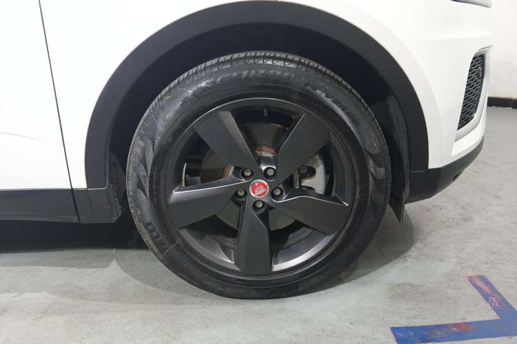 Used Jaguar E-PACE 2024 All-New R-DYNAMIC S Sport Edition Left Front Wheel Hub