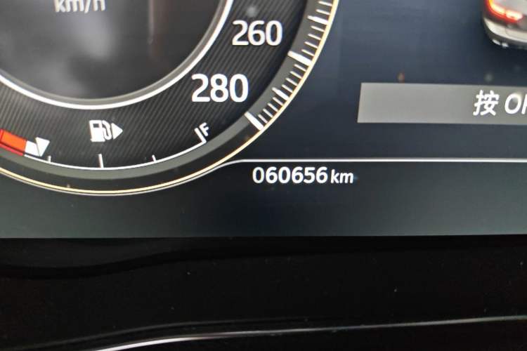 Used Jaguar E-PACE 2024 YAO Black Sport Edition R-DYNAMIC SE BLACK Odometer Close Up