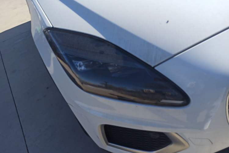 Used Jaguar E-PACE 2024 All-New R-DYNAMIC S Sport Edition Right Front Headlight