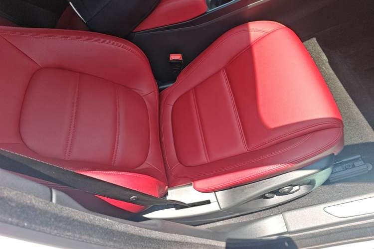 Used Jaguar E-PACE 2024 All-New R-DYNAMIC S Sport Edition Right Front Seat