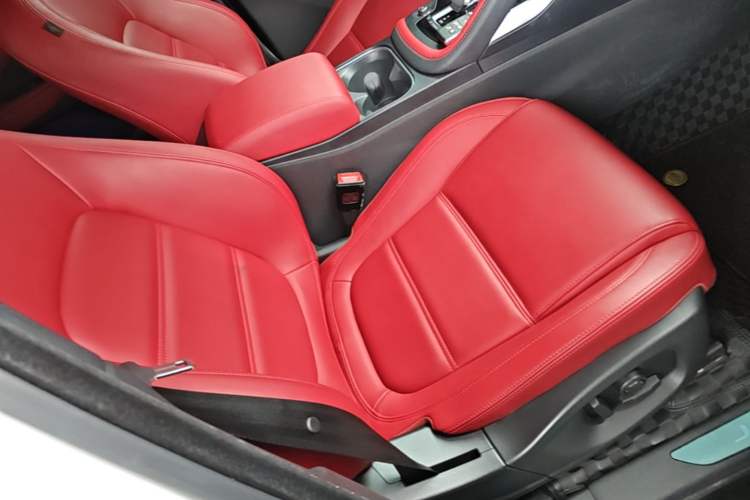 Used Jaguar E-PACE 2024 All-New R-DYNAMIC S Sport Edition Right Front Seat
