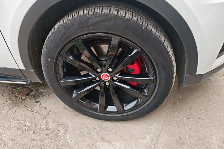 Used Jaguar E-PACE 2024 YAO Black Sport Edition R-DYNAMIC SE BLACK Right Front Wheel Hub