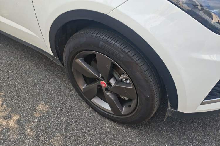 Used Jaguar E-PACE 2024 All-New R-DYNAMIC S Sport Edition Right Front Wheel Hub