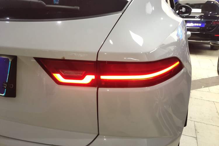 Used Jaguar E-PACE 2024 All-New R-DYNAMIC S Sport Edition Right Rear Taillight