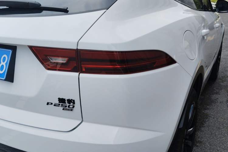 Used Jaguar E-PACE 2024 YAO Black Sport Edition R-DYNAMIC SE BLACK Right Rear Taillight