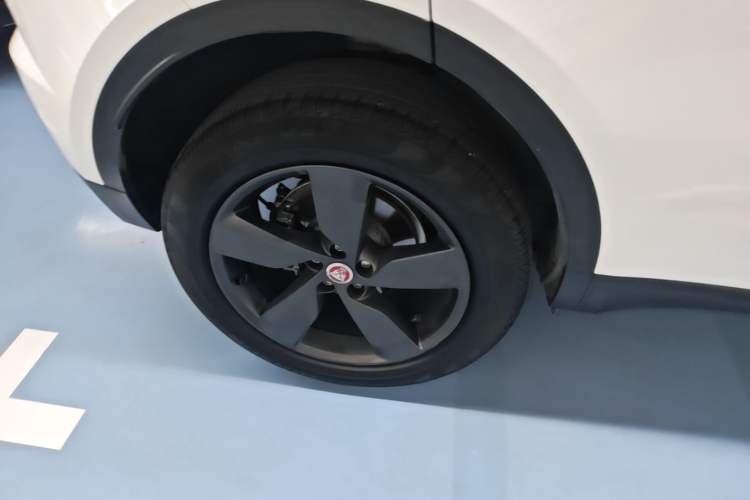 Used Jaguar E-PACE 2024 All-New R-DYNAMIC S Sport Edition Right Rear Wheel Hub