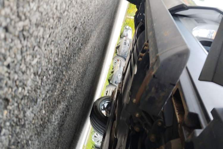 Used Jaguar E-PACE 2024 YAO Black Sport Edition R-DYNAMIC SE BLACK Right Side Sill